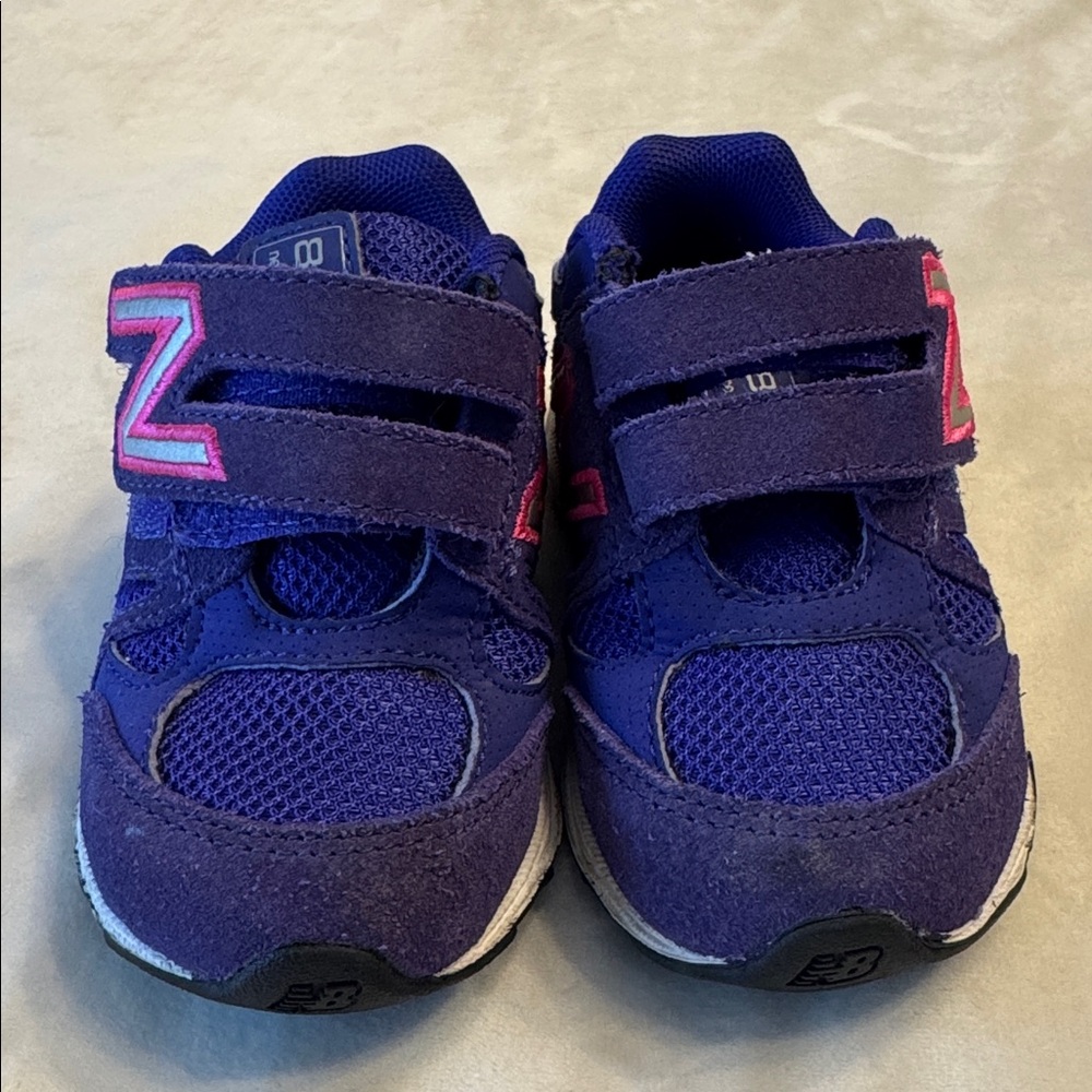 Girls New Balance 888 Sneakers in Purple and Pink w/ Velcro closure, sz 5 - Picture 2 of 7